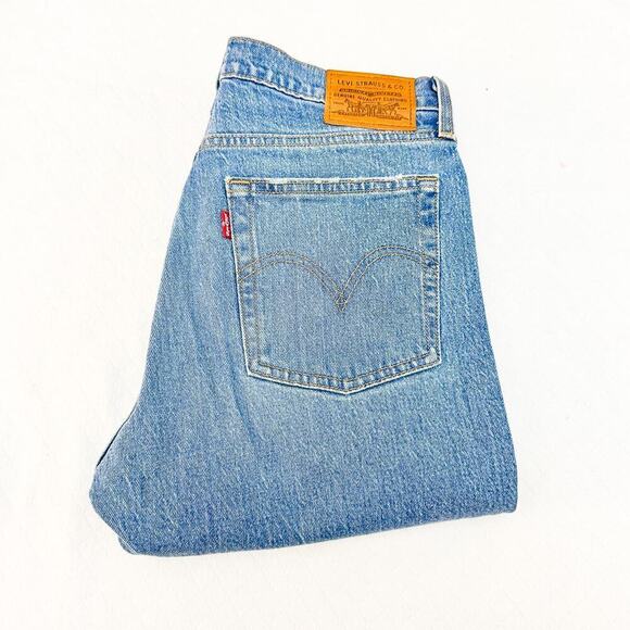 Levi's Wedgie Light Wash Denim Jeans Faded Distressed Ripped Button Fly Size 27 - Picture 1 of 9